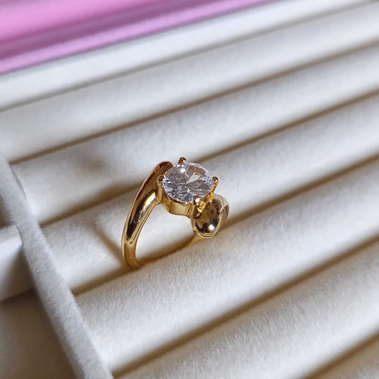 Lucien ring