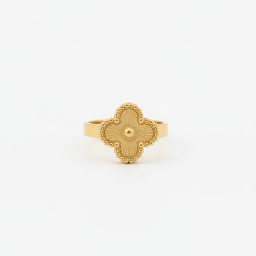 Gold clover ring